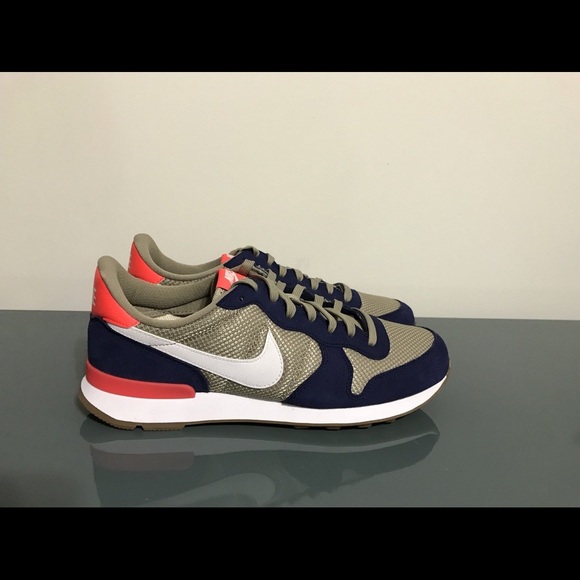nike internationalist size 9 nike internationalist size 9